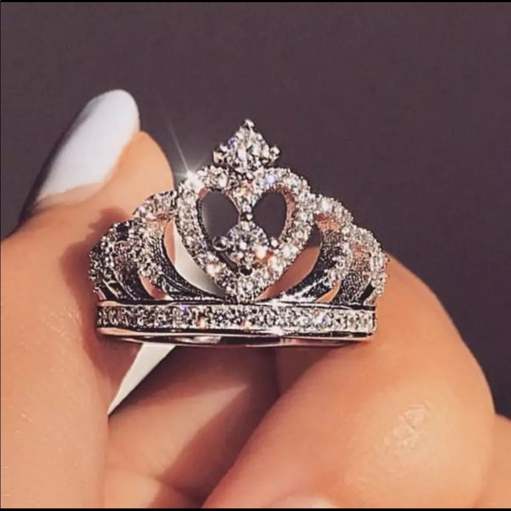 New Silver Crystal Heart  Crown Zircon Ring